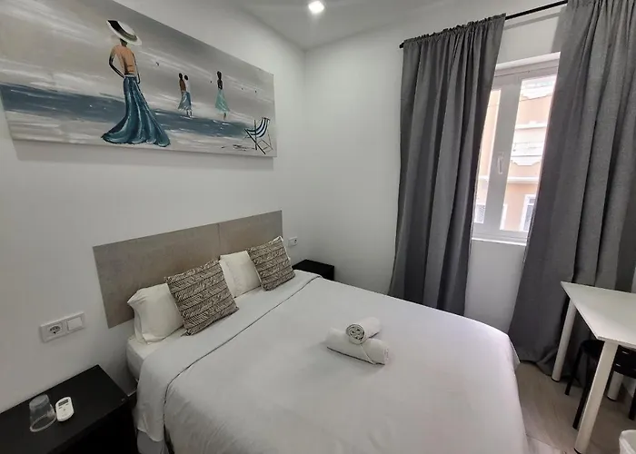 Ayz Silvela - Auto Check-In Property